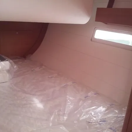 Botel Luxury Sail Boat Rc Reggio Calabria